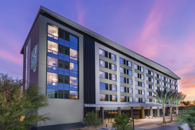 AC Hotel by Marriott Scottsdale North 2 768x510