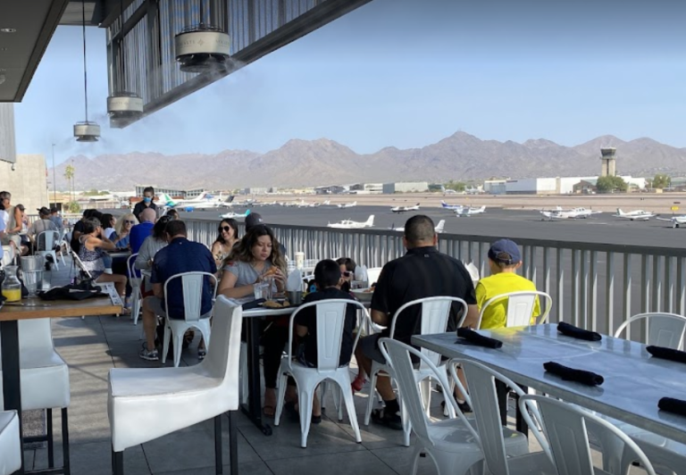 Volanti Runway Lounge Airpark7 768x532